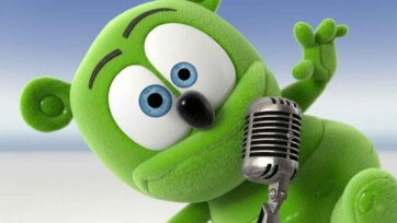 Blue Bear Sings and Talks on Stage - Fun Kids Song and Story Time